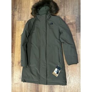 **NWT** The North Face Women's Artic Parka - Size L